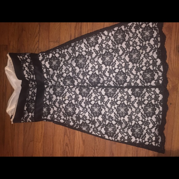 Dress - Picture 3 of 3